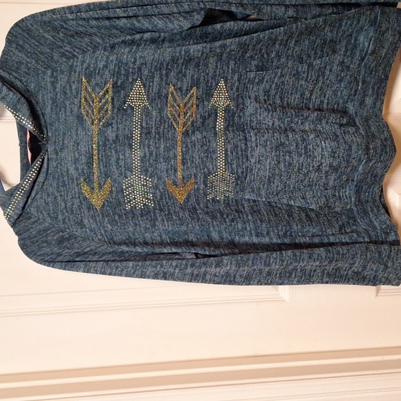 PLUS SIZE EVERGREEN AND GOLD HOODIE - Picture 2 of 5